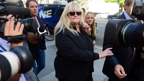 Debbie Rowe &scaron;venčia 55-ąjį gimtadienį