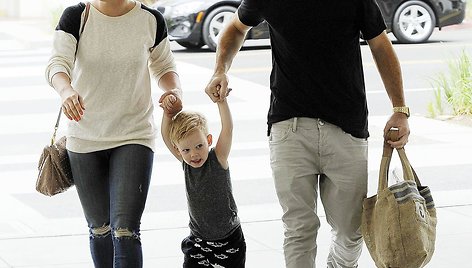 Hilary Duff ir Mike'as Comrie su sūnumi Luca