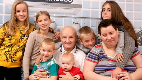 Vidas Antonovas su žmona Rima ir vaikais
