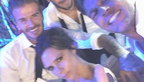 Davidas ir Victoria Beckhamai su Ricky Martinu ir Jwanu Yosefu