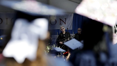 „Bon Jovi“ Fairleigh Dickinsono universiteto diplomų įteikimo ceremonija