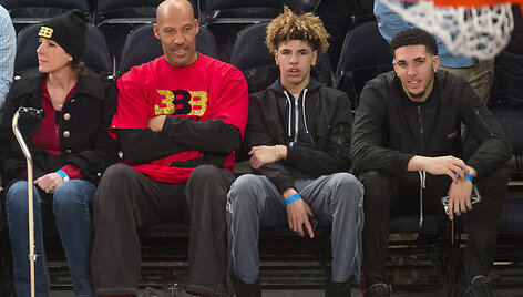 Tina Ball, LaVaras Ballas, LaMelo Ballas ir LiAngelo Ballas