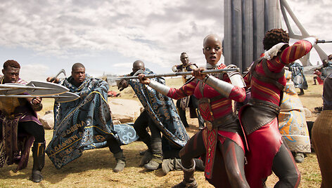 Florence Kasumba filme &bdquo;Juodoji pantera&ldquo;