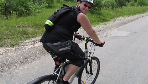 E.Urbaitis iš namų Taikos prospekte šeštadienį išvažiavo dviračiu.