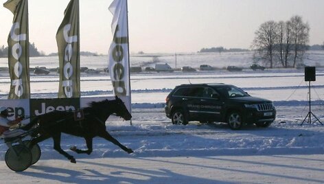 &bdquo;Jeep&ldquo; visureigiai Sartų lenktynėse