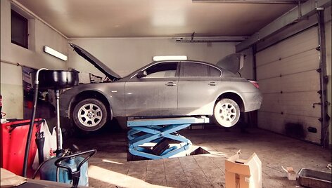 &bdquo;Drifter.lt&ldquo; komandos garaže ardomas Dariaus Balio BMW 5