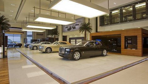 „Rolls-Royce“ pardavimo salonas Abu Dabyje