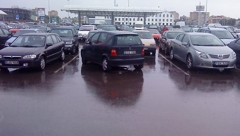 „Mercedes-Benz A“ prekybos centro aikštelėje