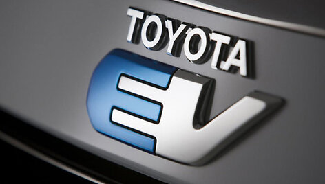 &bdquo;Toyota EV&ldquo; logotipas