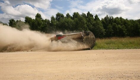 Dainiaus Matijo&scaron;aičio su &bdquo;Mitsubishi Lancer Evolution&ldquo; avarija Estijos ralyje