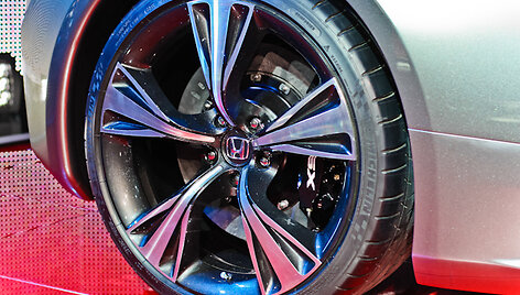 Automobilių ratlankiai Ženevos automobilių parodoje 2012