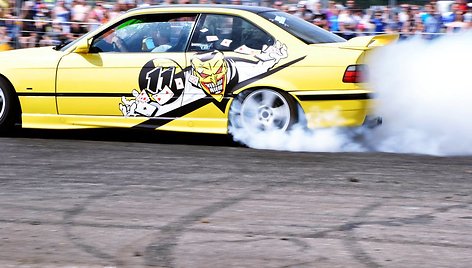 BMW „drifto“ bolidas