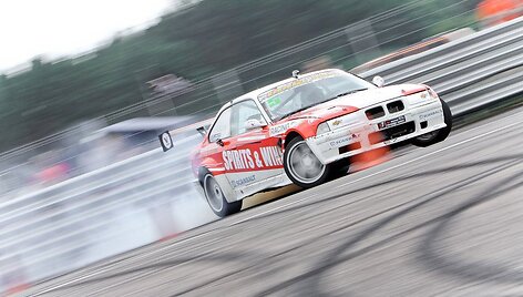 Trečiasis EEDC'12 &bdquo;drifto&ldquo; etapas &bdquo;Nemuno žiede&ldquo;