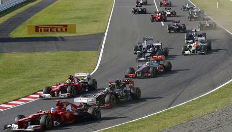 Fernando Alonso avarija F-1 etape Suzukoje