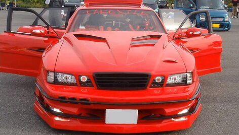 Netradici&scaron;kai patobulintas &bdquo;Infiniti Q45&ldquo;