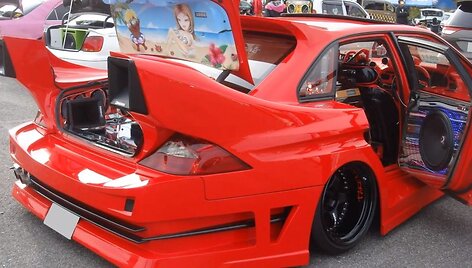 Netradici&scaron;kai patobulintas &bdquo;Infiniti Q45&ldquo;