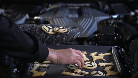 AMG kalėdinis sveikinimas