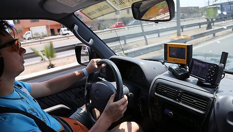 Limos gyventojai sveikina Dakaro ralio dalyvius