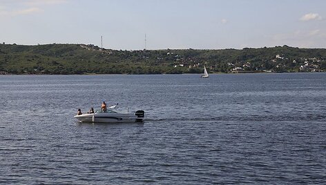 Dakaro ralio dalyvių stovykla (&bdquo;bivuakas&ldquo;) po devinto greičio ruožo