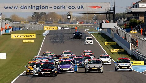 &bdquo;Renault Clio Cup&ldquo; lenktynės Doningtono parko trasoje