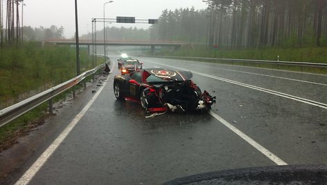 Sudaužytas „Gumball 3000“ dalyvio „Ferrari 458 Italia“