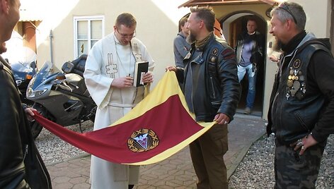Vilniaus evangelikų liuteronų bažnyčioje palaiminta Lietuvos motociklistų klubo vėliava