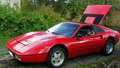 „Pontiac Fiero GT“, apsimetantis „Ferrari 328“