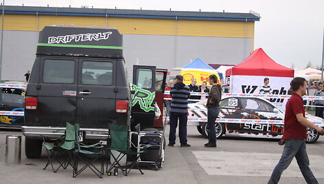 Pirmojo &bdquo;Autoplius Lietuvos drifto čempionato&ldquo; etapo dalyvių parkas