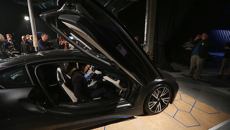 Hibridinis BMW i8 parodytas Lietuvoje