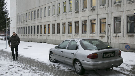 Pažeidėjai prie Lazdynų ligoninės