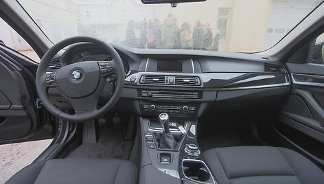 Nauji Seimo automobiliai &ndash; BMW 520i