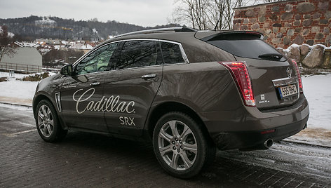 „Cadillac SRX“