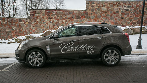 „Cadillac SRX“