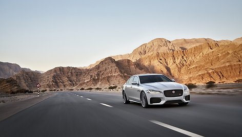 „Jaguar XF“