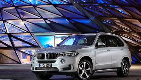 „BMW X5 xDrive40e“ 