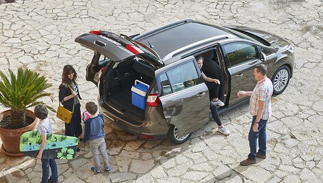 Atnaujintas &bdquo;Ford C-Max&ldquo;