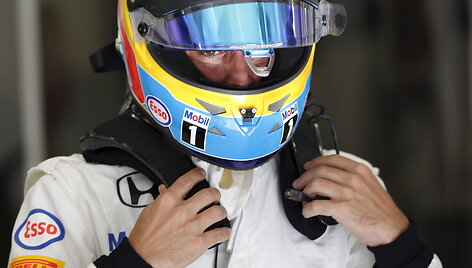 F-1 penktadienio treniruotės prie&scaron; Bahreino GP