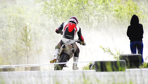 &bdquo;Supermoto&ldquo; varžybos Kačerginės &bdquo;Nemuno žiede&ldquo;