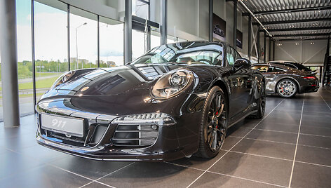 &bdquo;Porsche&ldquo; salonas Vilniuje