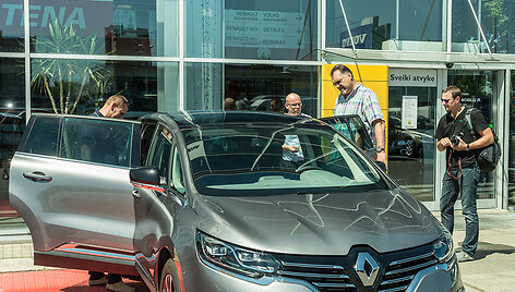 Arvydui Saboniui įteikti &bdquo;Renault Espace&ldquo; rakteliai