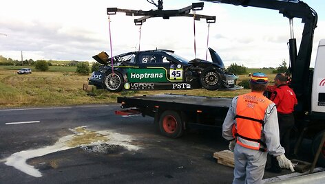 &bdquo;BMW M4 Silhouette&ldquo; (&bdquo;Hoptrans-Club Port by Jr Motorsport&ldquo;) avarija