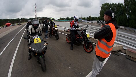 &bdquo;California Superbike School&ldquo; mokymai &bdquo;Bikernieki&ldquo; trasoje