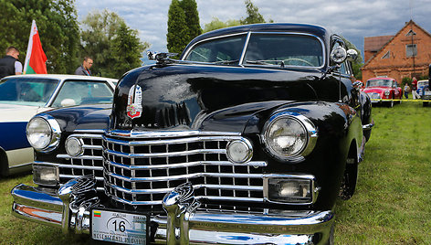 1942 m. „Cadillac 62“