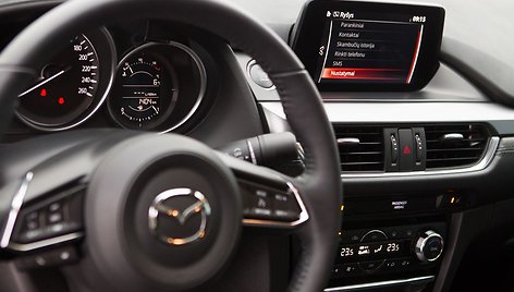 Atnaujintą „Mazda6“ Lietuvoje pristatė japoniški personažai