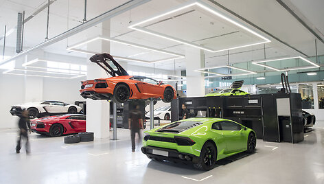 &bdquo;Lamborghini&ldquo; atstovybė Dubajuje