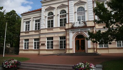 &Scaron;iemet Didždvario gimnazijos moksleiviai į mokslo metų pradžios &scaron;ventę, kuri vyks &bdquo;Saulės&ldquo; koncertų salėje, žygiuos pasipuo&scaron;ę uniformomis. 