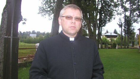 Klebonas Egidijus Juravičius. 