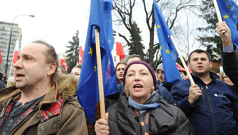 Lenkijoje &ndash; protestas prie&scaron; Vyriausybę
