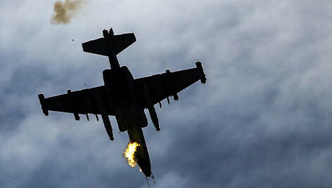 Pamu&scaron;tas Armėnijos Su-25 krenta 