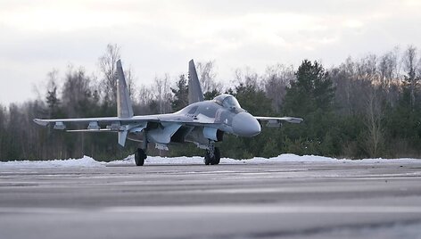 Rusijos naikintuvai Su-35S Baranovičiuose